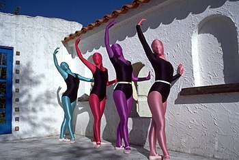 Four_women_in_zentai