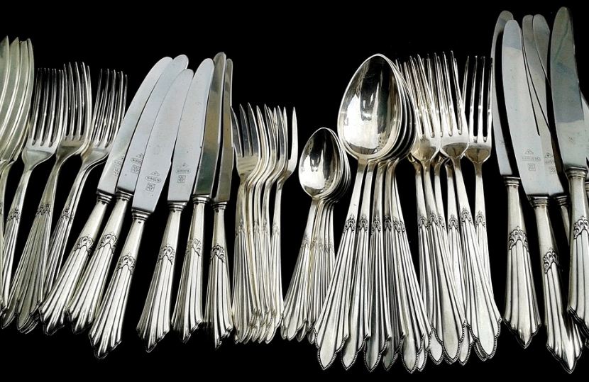Managing utensils is very easy if you follow certain tips.